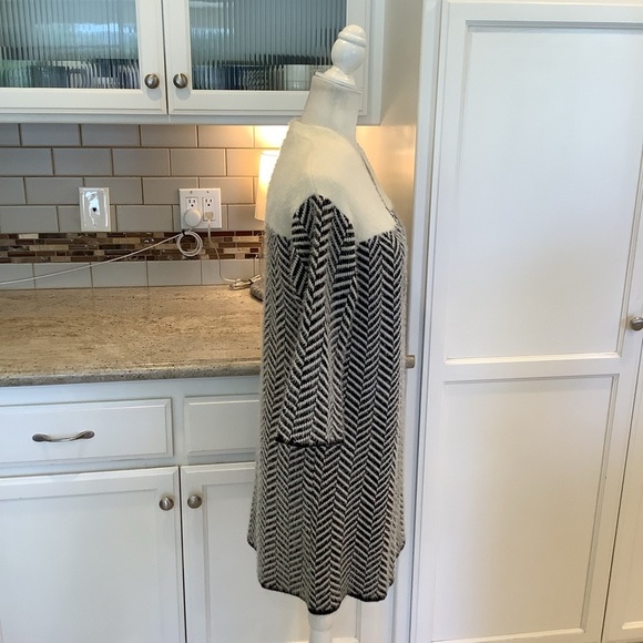 Black Tape NWT Black and White/Cream Chevron Open Cardigan Small Petite - Picture 4 of 10